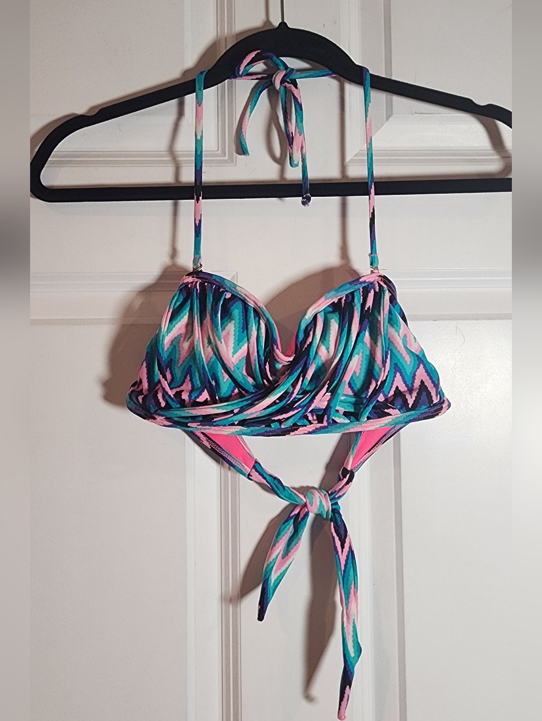 Xhilaration Vibrant Chevron Halter Bikini Top - Teal & Pink M